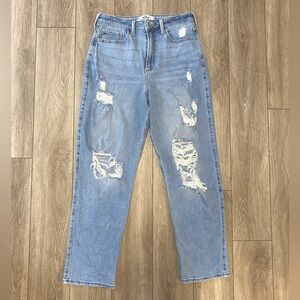 Hollister Curvy Ultra High Rise Vintage Straight Jeans